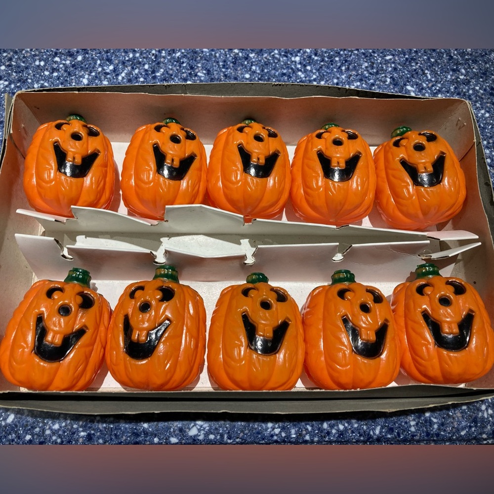 10 Adorable Pumpkins Use w String Lights or Any Halloween Decor $10/All